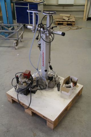 441967-1 Vakuumstativ och klistermaskin