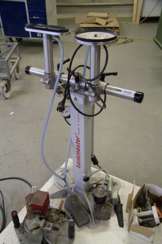 441967-3 Vakuumstativ och klistermaskin