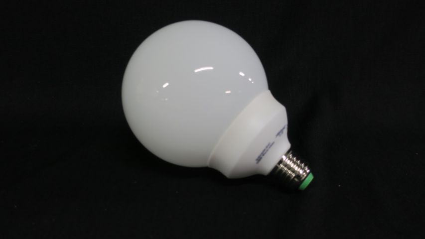 442759-6 12 Megaman Globe E27, 20W, 2700k, 1151lm