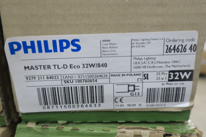 442790-3 About 120 fluorescent tubes Philips Master TL-D Eco 32W / 840