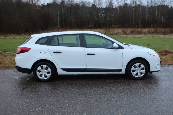 443738-6 Renault Megane -11 (LSA757)