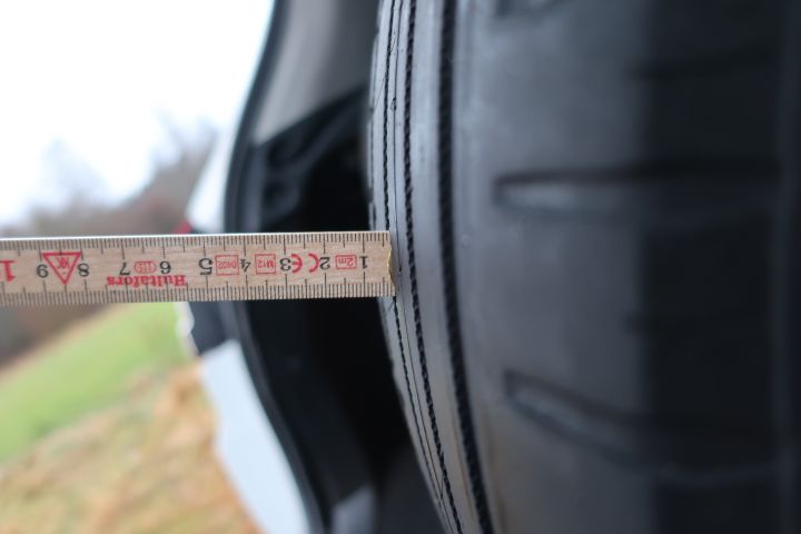 443738-21 Renault Megane -11 (LSA757)