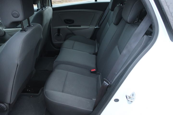 443738-23 Renault Megane -11 (LSA757)