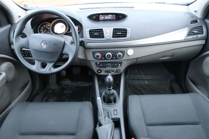 443738-26 Renault Megane -11 (LSA757)
