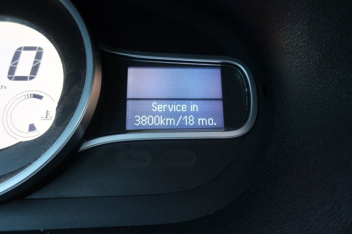 443738-49 Renault Megane -11 (LSA757)