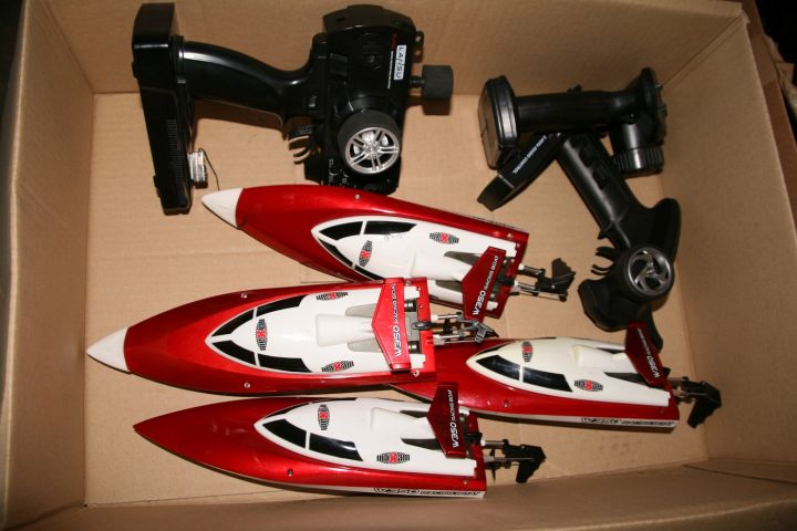 443746-1 4 pcs. RC boats; Maxam W350 with remote control. Free shipping in DK and SE