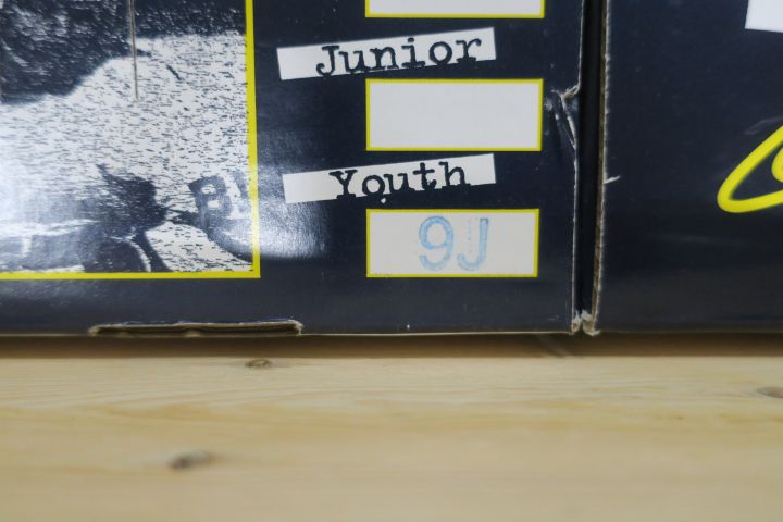 433288-16 20 pairs of Hockey skates Flite Mixed Stl