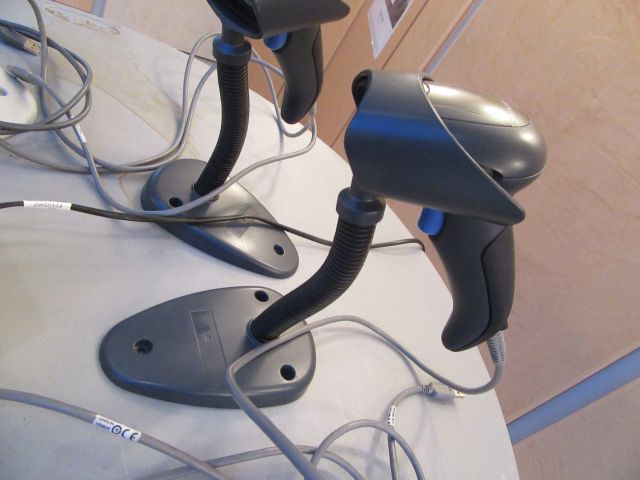 415568-6 Label printer and 4 scanner guns