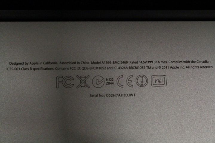 443339-4 Apple Macbook Air 1,7GHz (Mitten 2011) med 27" skärm AOC E2752V