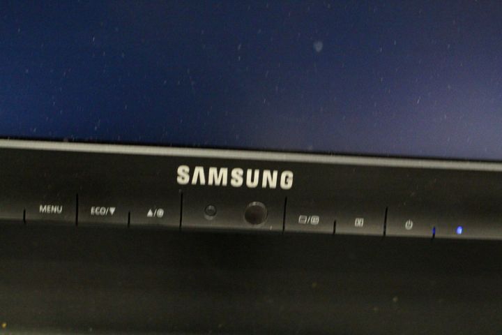 443340-3 HP Elitebook 8540p, 27 "Samsung Synmaster 850, HP Dock