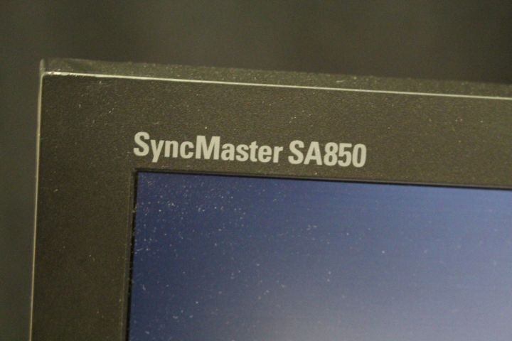 443340-4 HP Elitebook 8540p, 27 "Samsung Synmaster 850, HP Dock