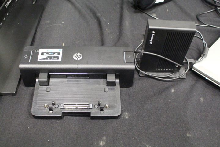 443340-9 HP Elitebook 8540p, 27 "Samsung Synmaster 850, HP Dock