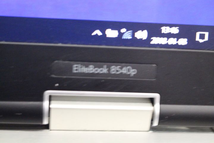 443340-17 HP Elitebook 8540p, 27 "Samsung Synmaster 850, HP Dock