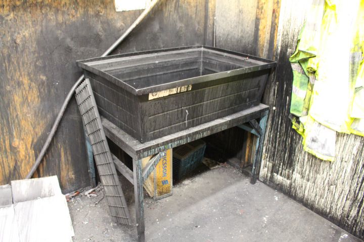 439074-3 Color mixing room