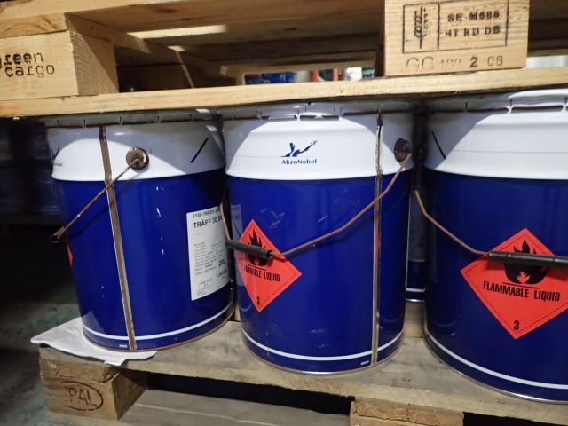 403708-10 AKZO NOBEL