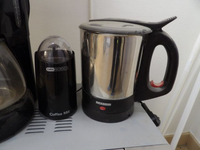 414328-4 3st Mikrovågsugnar, kaffekvarn, bryggare m.m.