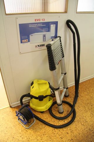 446038-1 Folding ladder, Kärcher industrial vacuum cleaner WD3.500P