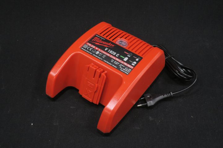 397650-1 Battery Charger Milwaukee 18-28 V - Free Shipping