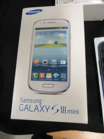 415729-5 Smartphone - 2 pcs, Galaxy J3 and Galaxy S3 mini