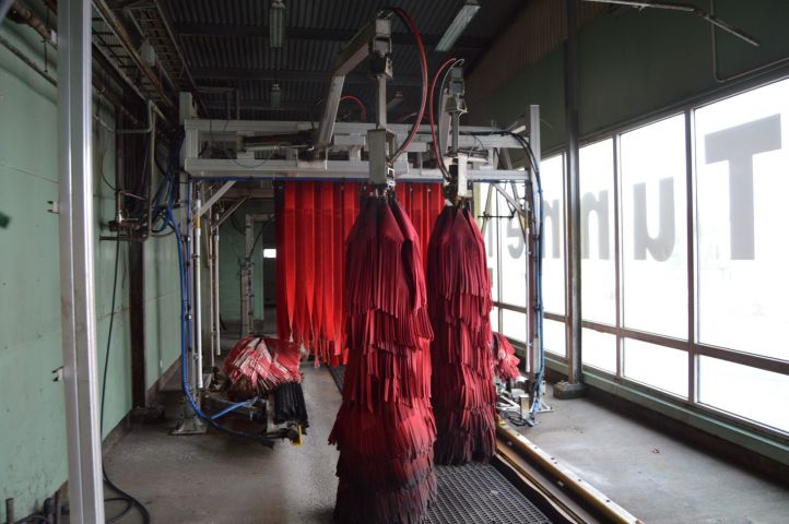 419173-2 Car wash with tracks