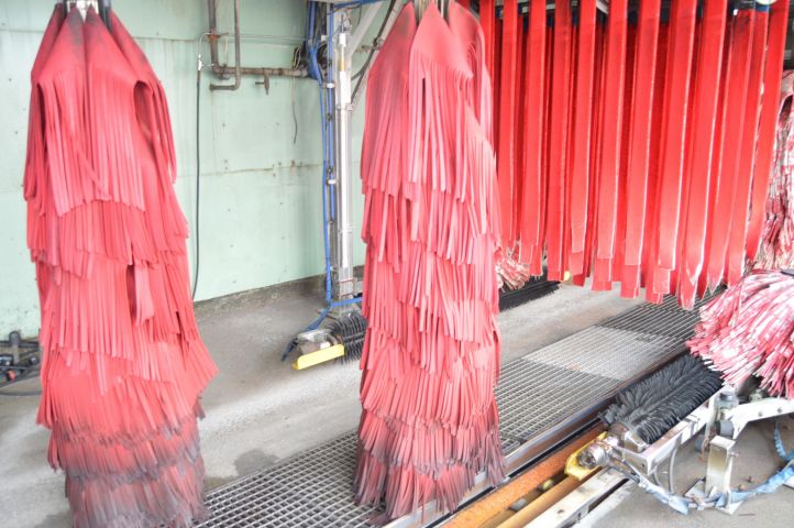 419173-5 Car wash with tracks