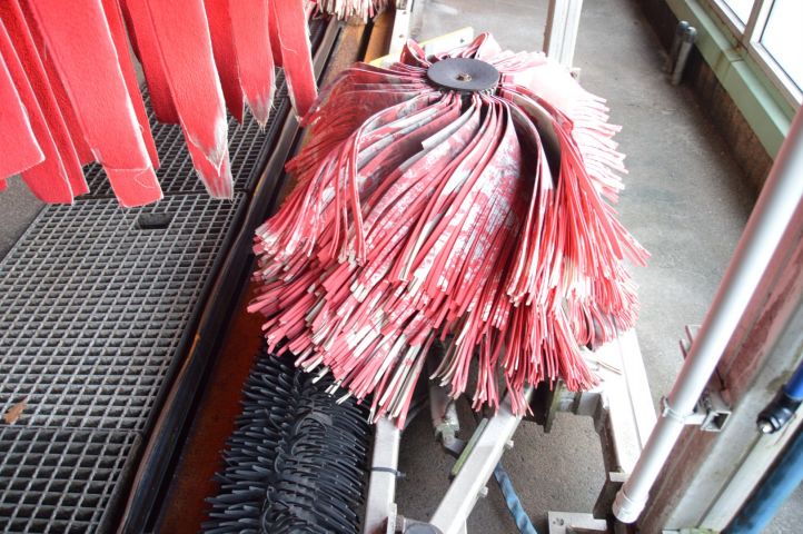 419173-6 Car wash with tracks