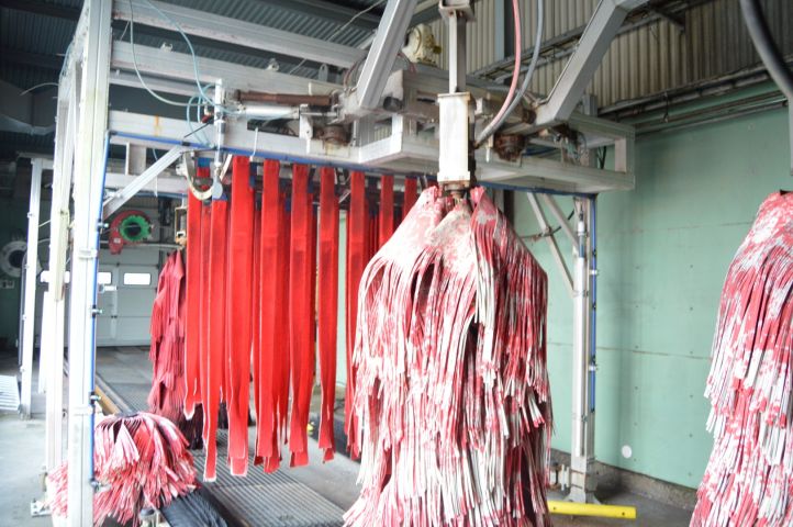 419173-9 Car wash with tracks