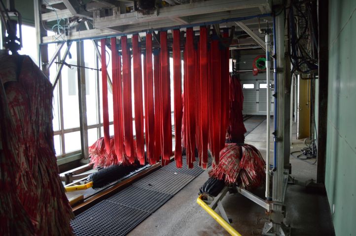 419173-12 Car wash with tracks