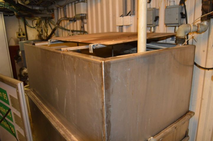 419173-23 Car wash with tracks