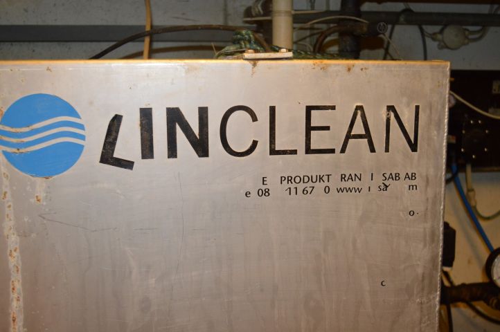 419173-25 Car wash with tracks