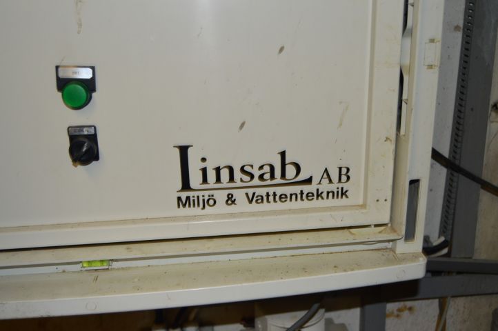 419173-26 Car wash with tracks