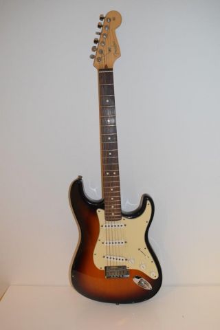 449294-5 Guitar Fender Stratocaster Corona Califonia -02