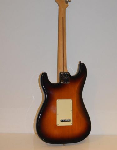 449294-9 Guitar Fender Stratocaster Corona Califonia -02