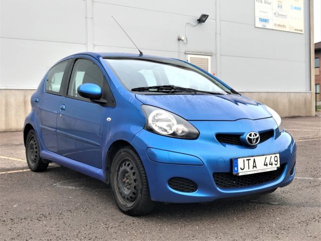 433528-3 Toyota AYGO 1.0 BLUE LINE VVT-I -09