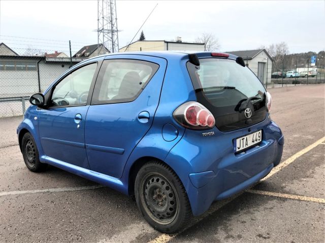 433528-5 Toyota AYGO 1.0 BLUE LINE VVT-I -09