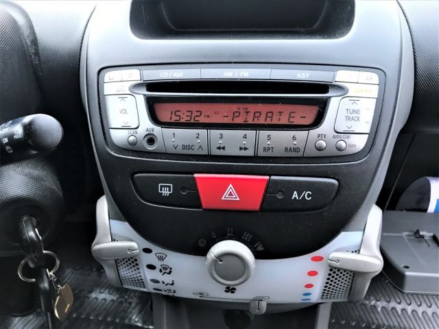 433528-22 Toyota AYGO 1.0 BLUE LINE VVT-I -09