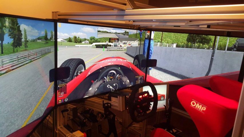 424533-2 Professional racing simulator Henning Piez, -15