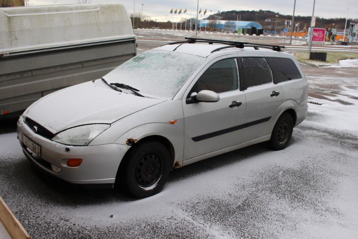 449933-1 Ford Focus 1.8 Kombi -2001 (100hk) (rep.objekt)