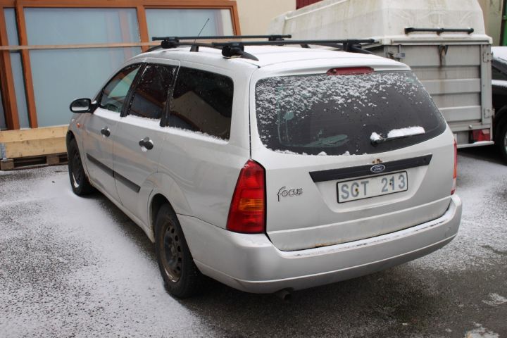 449933-4 Ford Focus 1.8 Kombi -2001 (100hk) (rep.objekt)