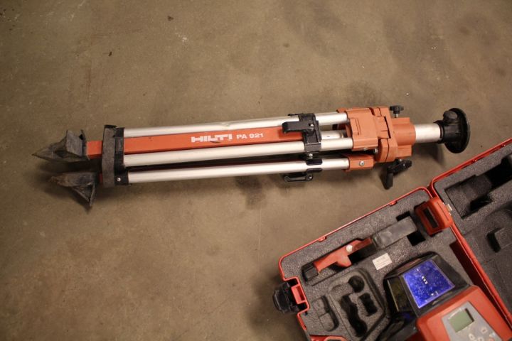 447999-7 Tvåfalslaser med stativ Hilti PRE 38