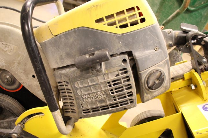 448000-5 Asfaltskap med vagn Wacker Neuson BTS 635