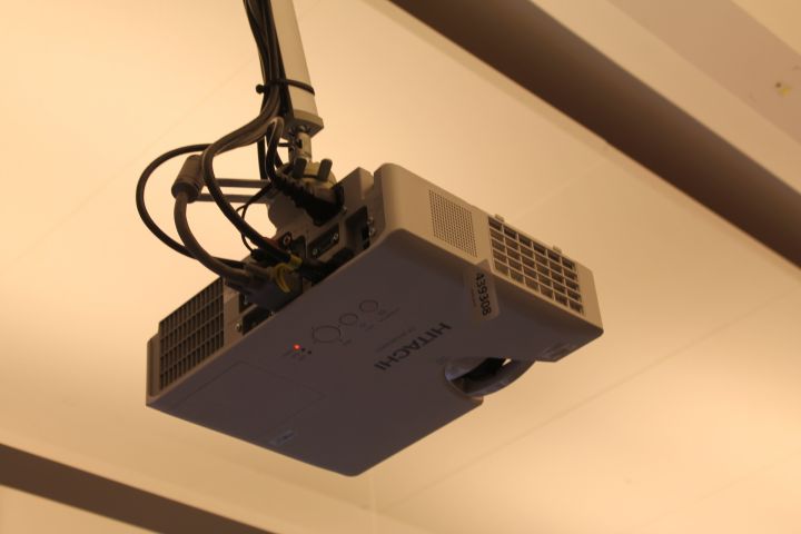 439308-2 Hitachi projector and projector screen