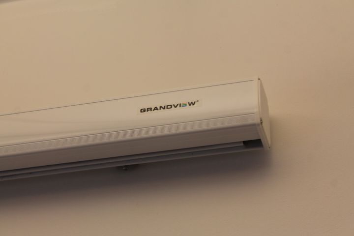 439308-6 Hitachi projector and projector screen