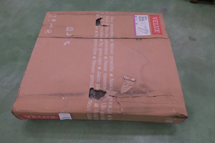 441033-2 Velux skylight GPU SK06 0070