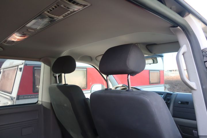 446994-14 Volkswagen 7HC Caravelle - 2010