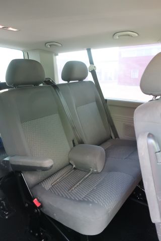 446994-16 Volkswagen 7HC Caravelle - 2010