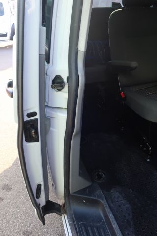 446994-19 Volkswagen 7HC Caravelle - 2010