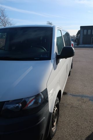 446994-6 Volkswagen 7HC Caravelle - 2010