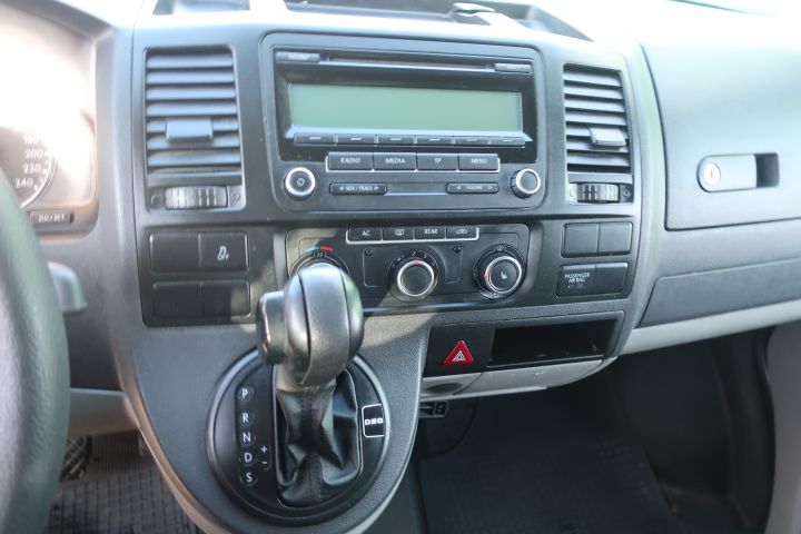 446994-24 Volkswagen 7HC Caravelle - 2010