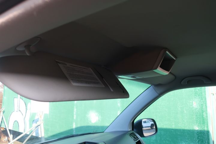 446994-26 Volkswagen 7HC Caravelle - 2010